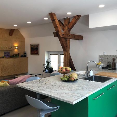 Fox Apartment Hostka  Екстериор снимка