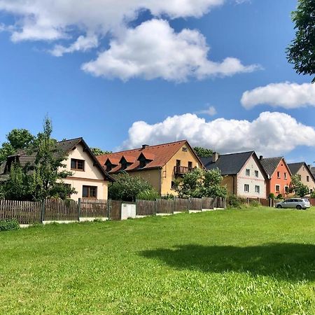 Fox Apartment Hostka  Екстериор снимка