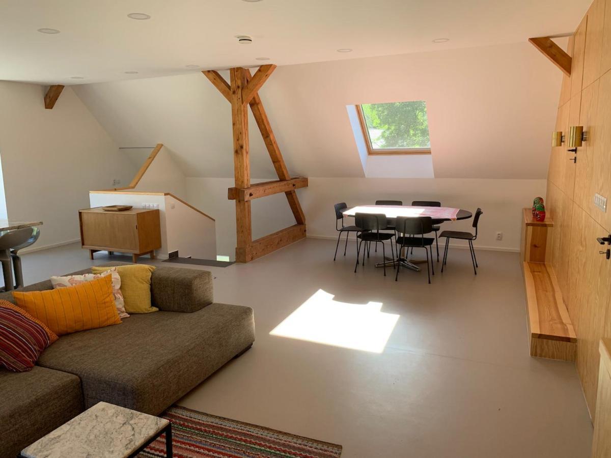 Fox Apartment Hostka  Екстериор снимка