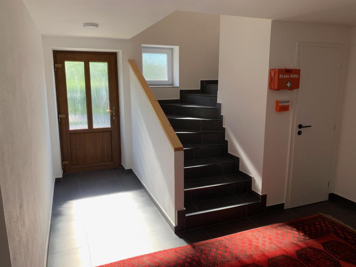 Fox Apartment Hostka  Екстериор снимка